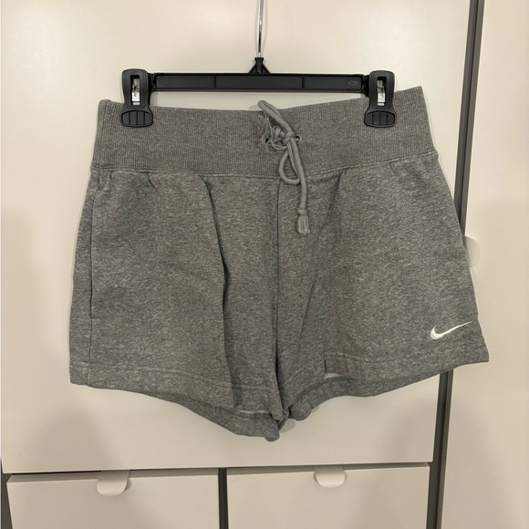 Nike Pants - Nike Women's Gray Shorts MEDIUM